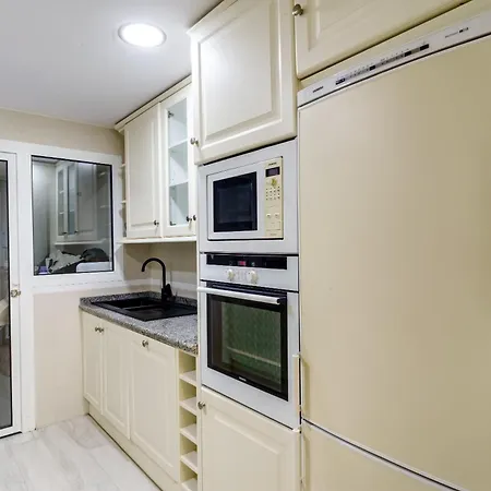 Heavean Garden Flat شقة *