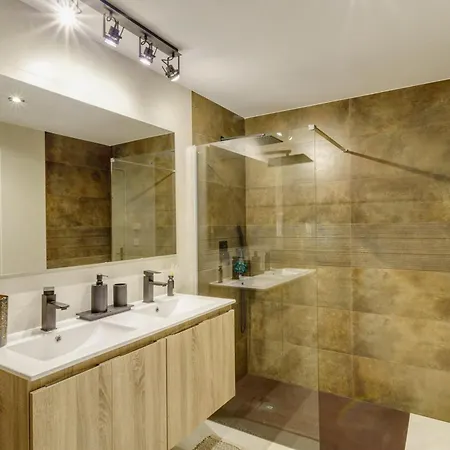 Heavean Garden Flat Apartment