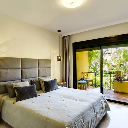 Heavean Garden Flat アパート *