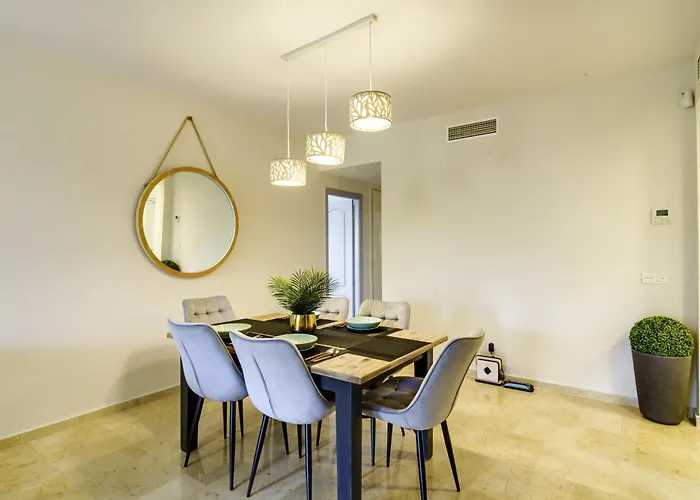 Heavean Garden Flat 아파트 에스테포나